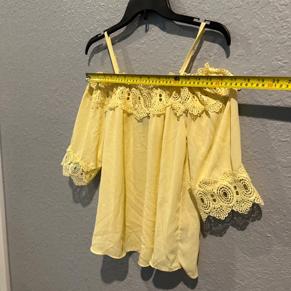 Yellow off the shoulder top w/ lace accents - Size S - Picture 3 of 8